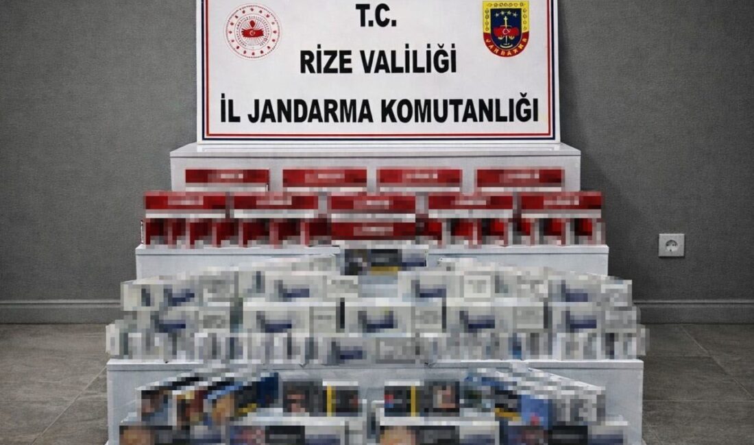 Rize’nin Pazar ilçesinde düzenlenen operasyonda bin 230 paket kaçak sigara