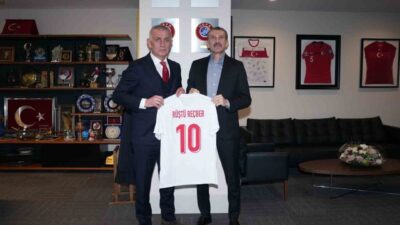 A Milli Takımın eski kalecisi Rüştü Reçber, Türkiye Futbol Federasyonu