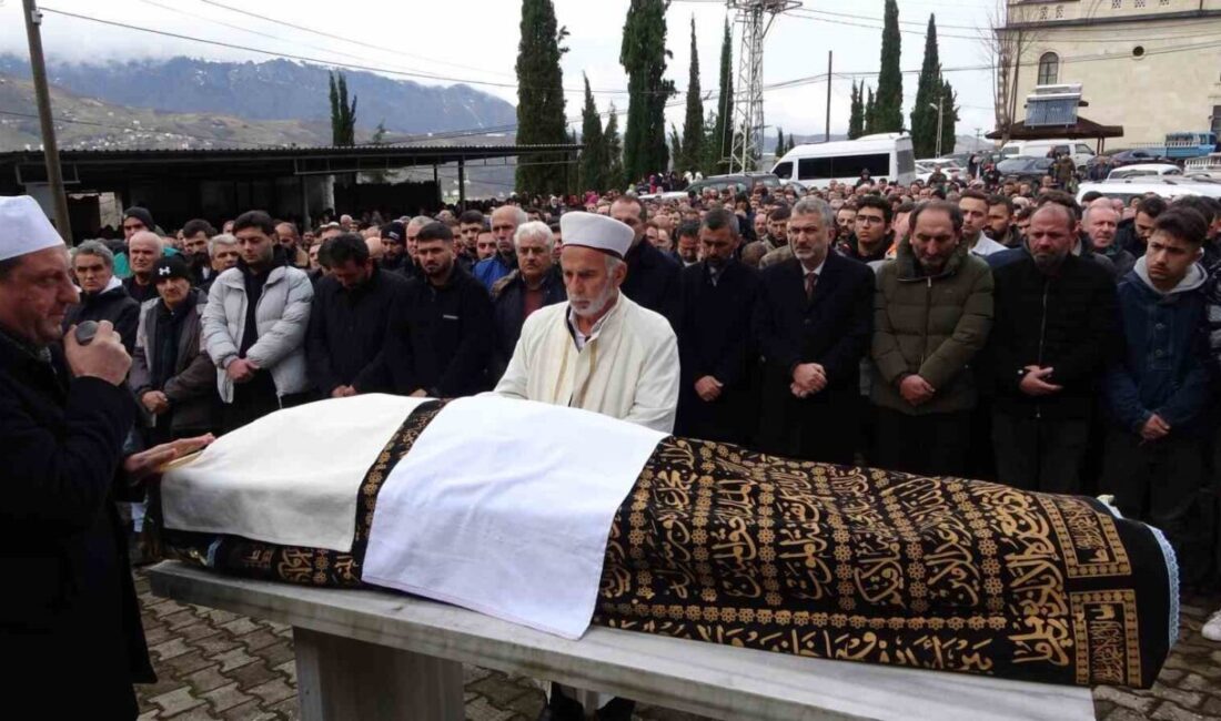 Trabzon’un Ortahisar ilçesinde dün saç ekimi için gittiği estetik merkezinde