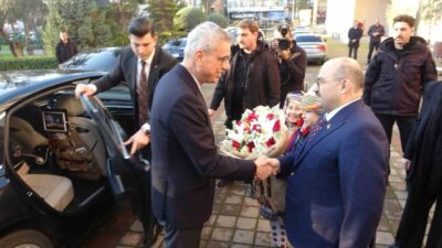 Balıkesir’i ziyaret eden Sağlık Bakanı Kemal Memişoğlu, sağlıklı topluma işaret