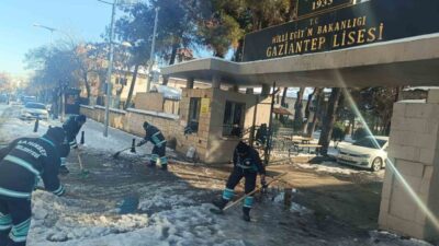 Etkili olan yoğun kar yağışı nedeniyle geçici olarak ara verilen