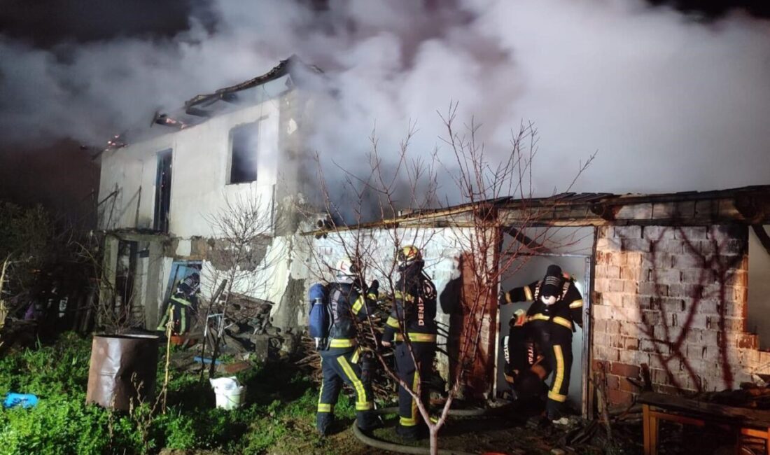 Denizli’de gece saatlerinde yanan samanlık korkuya neden oldu. Ekiplerin yoğun