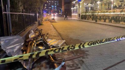 Samsun’da etkili olan fırtına nedeniyle binaların çatısı uçtu, ağaçlar devrildi.