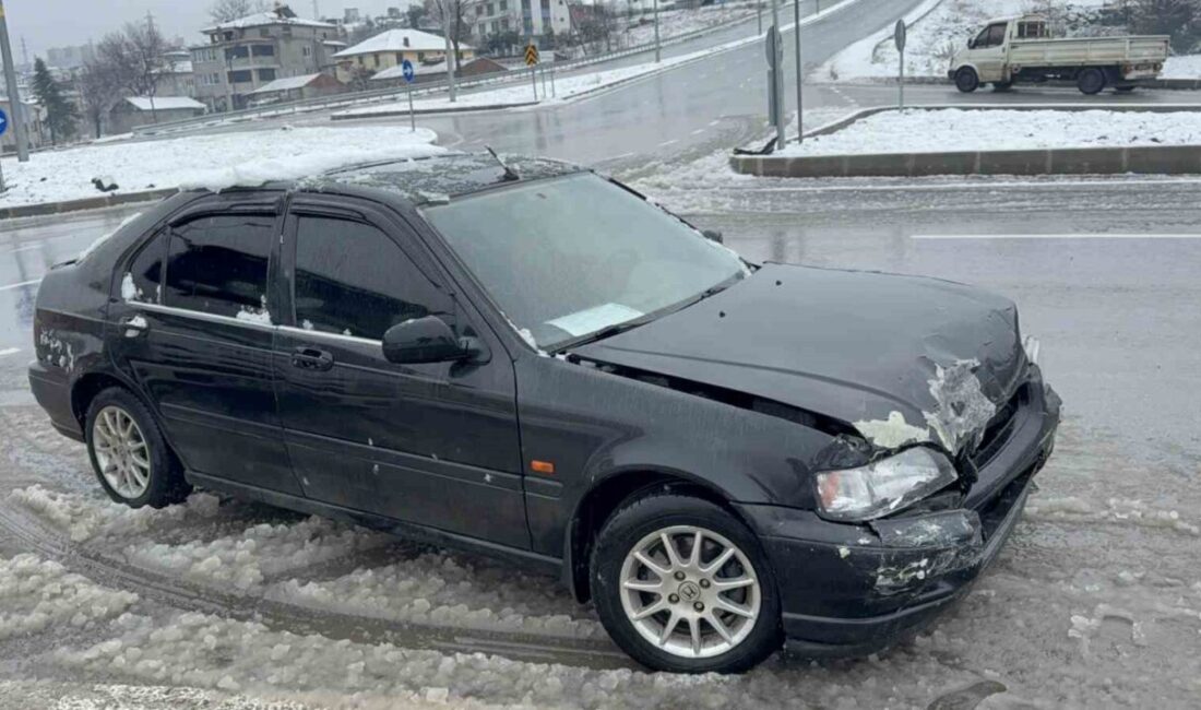 Samsun’da iki otomobilin kavşakta çarpıştığı kazada 1 kişi yaralandı. Kaza,