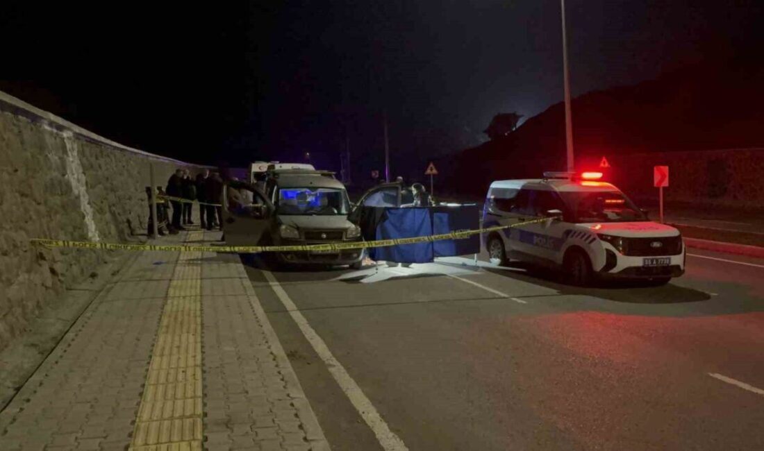 Samsun’da bir kadın yasak ilişki yaşadığı sevgilisini, araçta çıkan tartışma