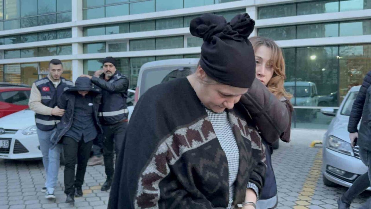 Samsun’da yasak ilişki yaşadığı sevgilisini boğazını keserek öldürdükten sonra polise