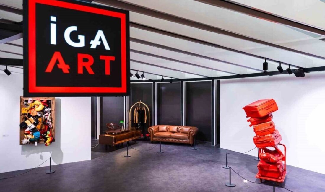 Beyazıt Öztürk’ün “Şey” adlı heykel projesi ile “Şeyler” başlıklı havalimanında