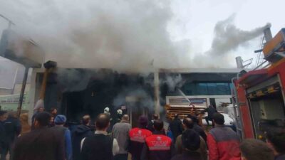 Erzurum Yakutiye ilçesi Sanayi sitesinde bulunan Mobilya üretiml fabrikasında çıkan