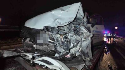 Sancaktepe’de TEM yan yolda ters şeritte ilerleyen otomobil, karşı yönden