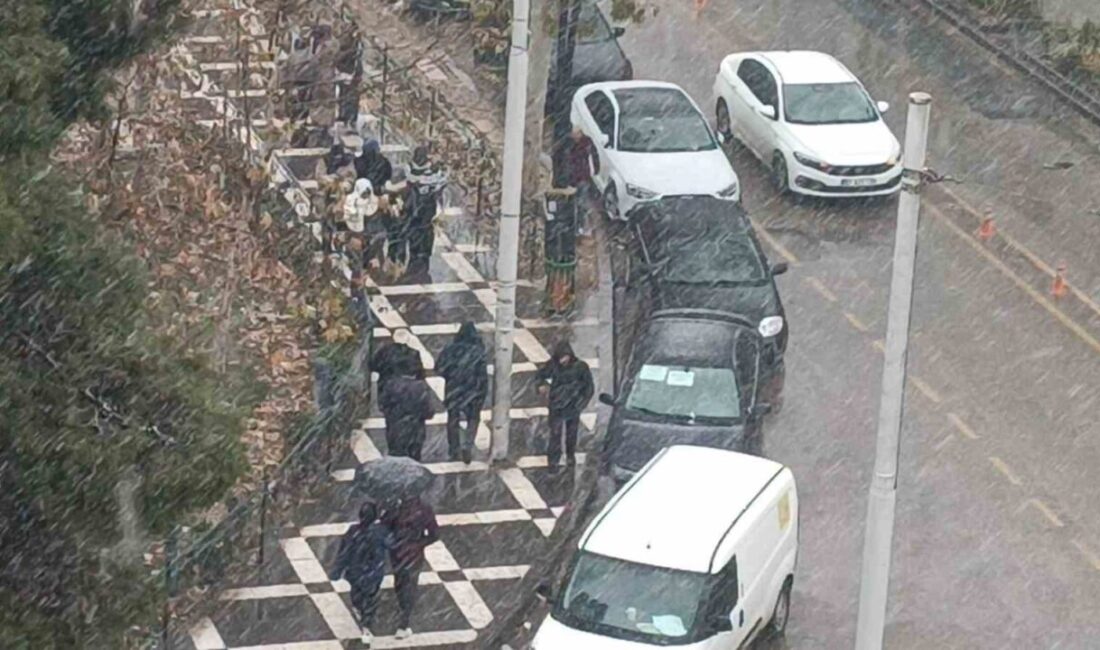 Meteoroloji Genel Müdürlüğünün uyarılarının ardından Şanlıurfa’da beklenen yoğun kar yağışı