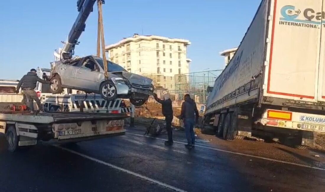 Şanlıurfa’nın Viranşehir ilçesinde buzlanma nedeniyle 1 tır ile 2 otomobil
