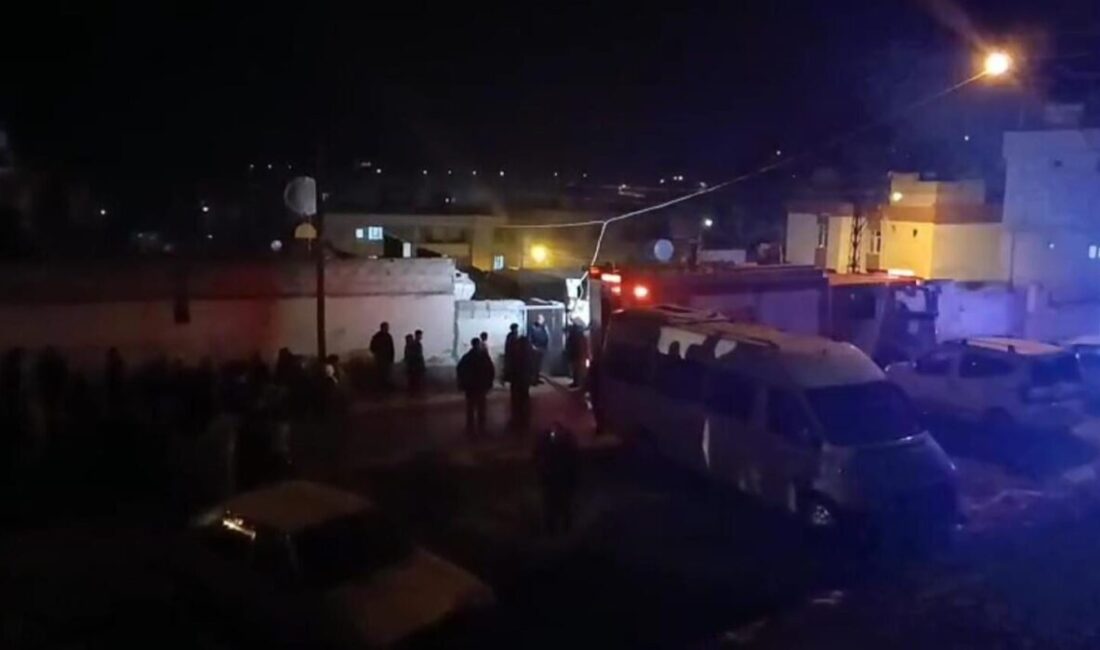Şanlıurfa’nın Bozova ilçesinde bir evde mutfak tüpünün patlaması sonucu 2‘si