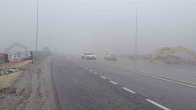 Şanlıurfa’da yoğun sis ve yağış etkili oluyor. Görüş mesafesinin düştüğü