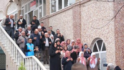 Sarıgöl ilçesinden Türkiye Diyanet Vakfı organizasyonuyla umreye gidecek 93 kişi,