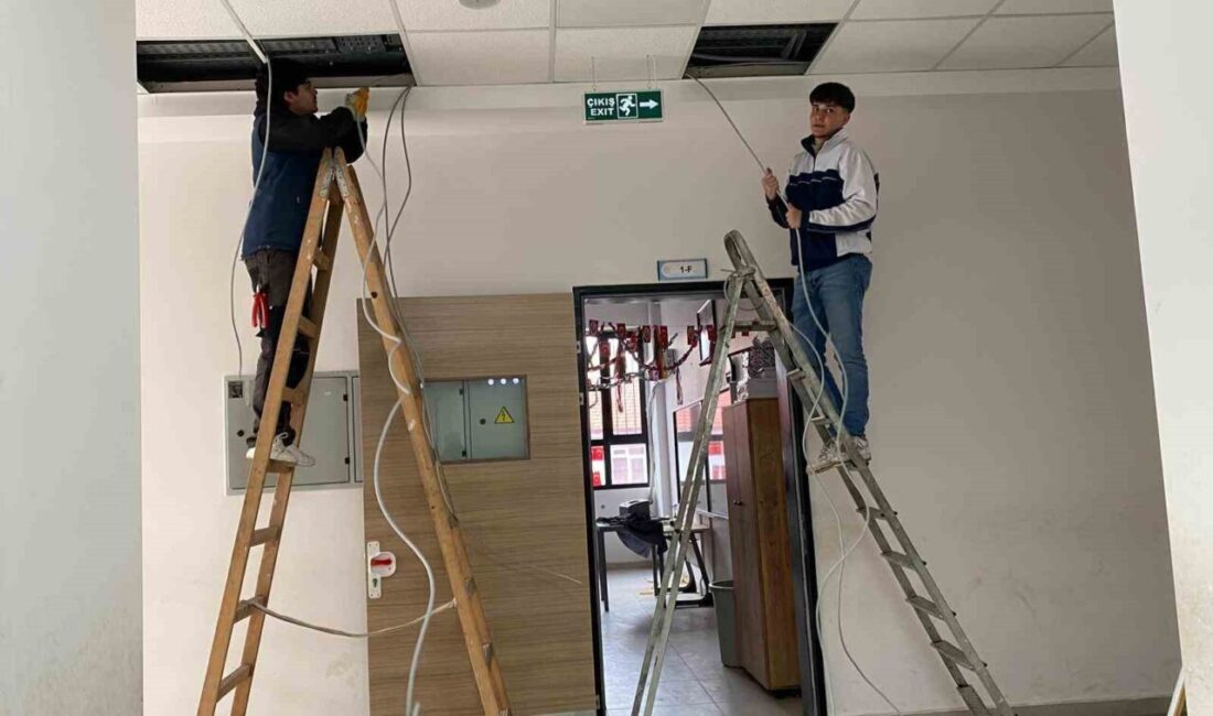 Manisa’nın Sarıgöl ilçesinde bulunan ve ilçenin en büyük okullarından biri