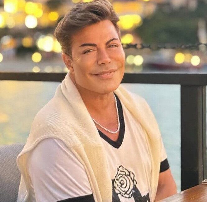 Şarkıcı Fatih Ürek, geçirdiği kalp krizi sonrası kaldırıldığı hastanede hayatını