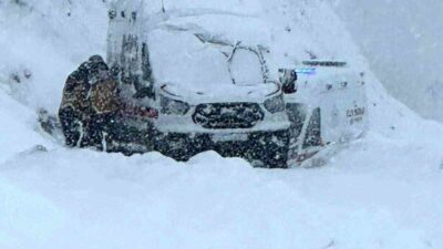 Batman’ın Sason ilçesinde etkili olan kar yağışı, buzlanma ve don