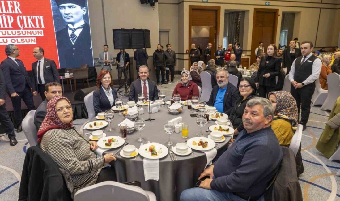 Mersin Büyükşehir Belediye Başkanı Vahap Seçer ile eşi Meral Seçer,