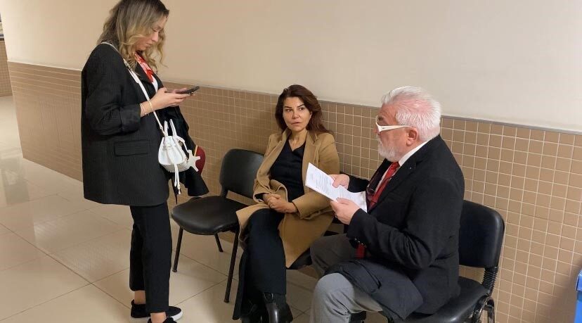 Sosyal medya platformunda yaptığı paylaşımlar nedeniyle gözaltına alınan gazeteci Sedef