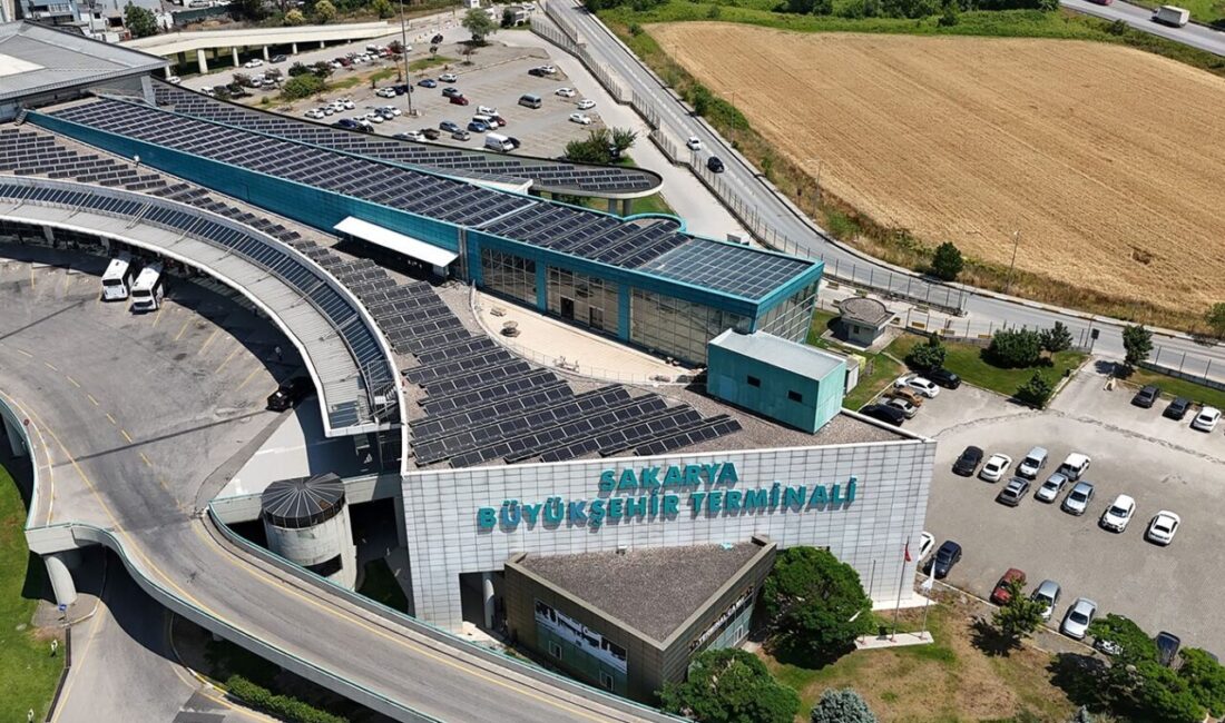 Sakarya Büyükşehir Belediyesi ekipleri, yılın ilk günlerinde yolcu trafiğinin yoğun