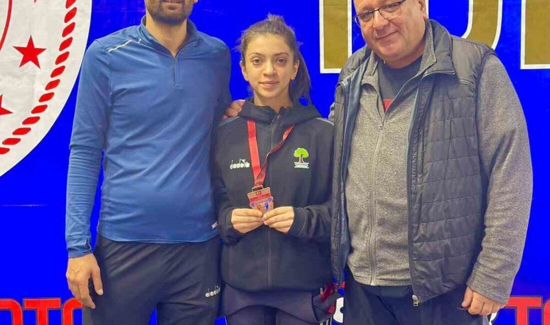 Şehitkamil Belediyesi sporcuları Hatice Cellat ve Edanur Yılmaz Recep Yazıcıoğlu