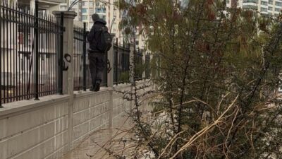 Adana’da etkili olan sağanak yağış nedeniyle cadde ve sokaklar göle