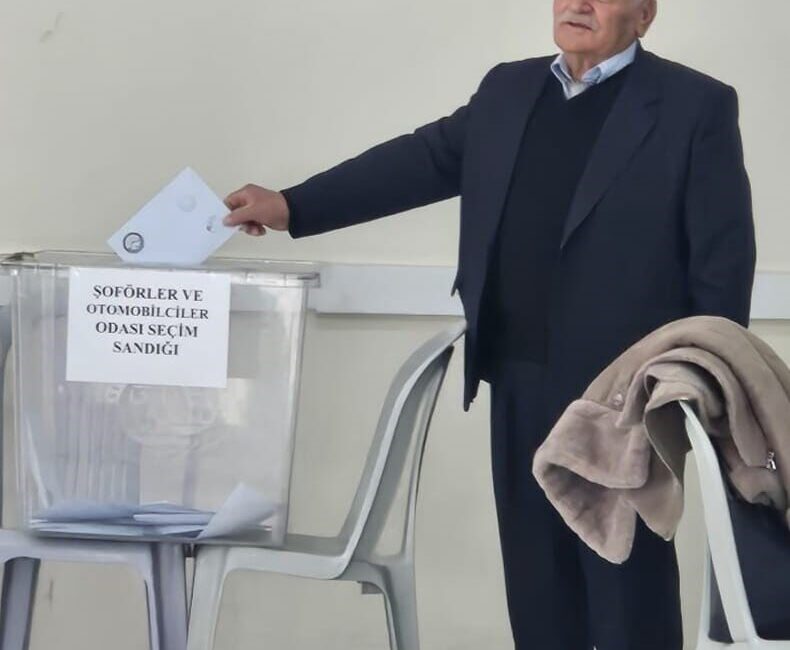 Selendi Şoförler ve Otomobilciler Odası’nın olağan genel kurulunda mevcut başkan