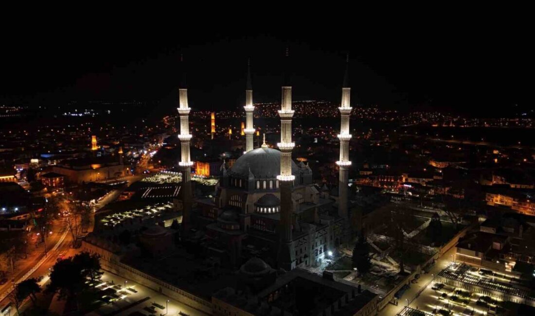 Mimar Sinan’ın “ustalık eserim” dediği Selimiye Camii, minarelerinde yenilenen aydınlatma