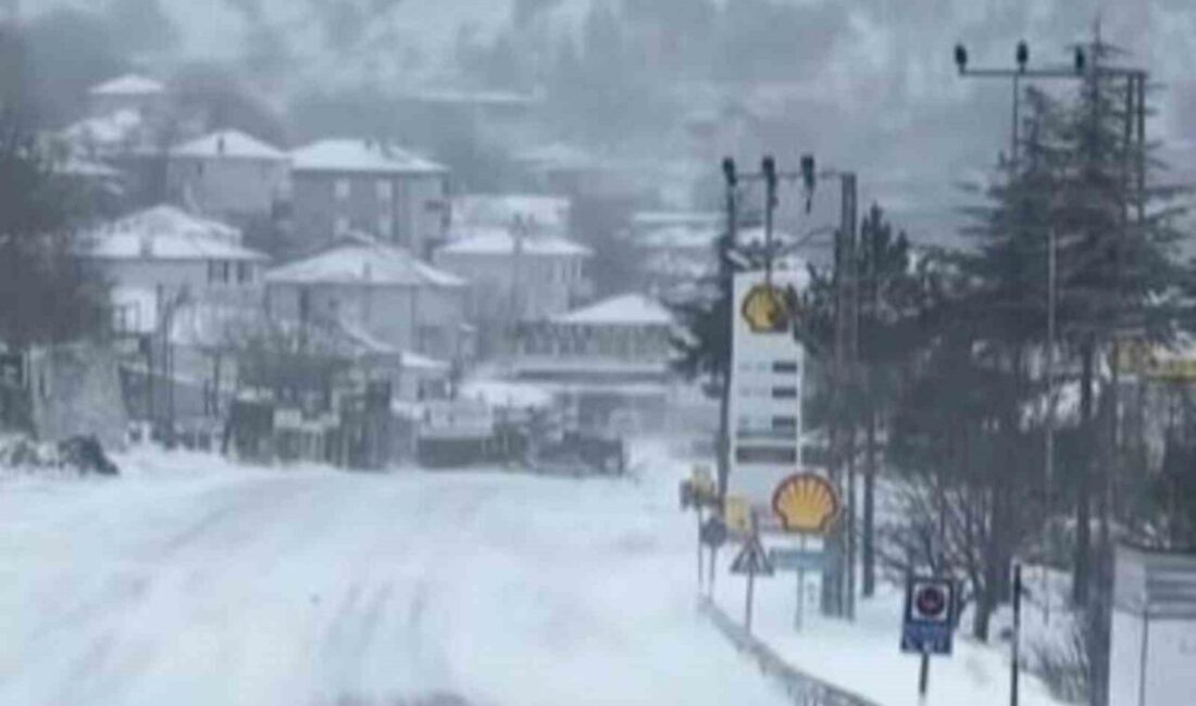 Mersin’in Mut ilçesindeki Sertavul Geçidi’nde kar yağışı, tipi ve sis