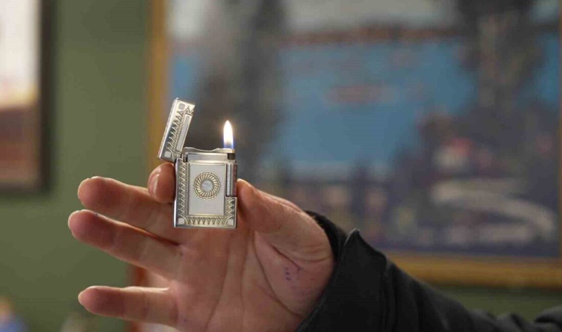 Kocaeli’de çocukluk yıllarından gelen antika merakını profesyonel bir tutkuya dönüştüren