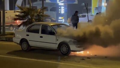 Adıyaman’da seyir halinde olan bir otomobil alev alev yandı. Edinilen
