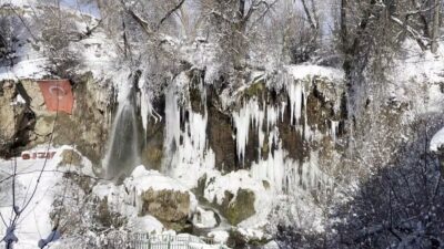 Hava sıcaklığının eksi 21 dereceye kadar düştüğü Sivas’ta Sızır Şelalesi