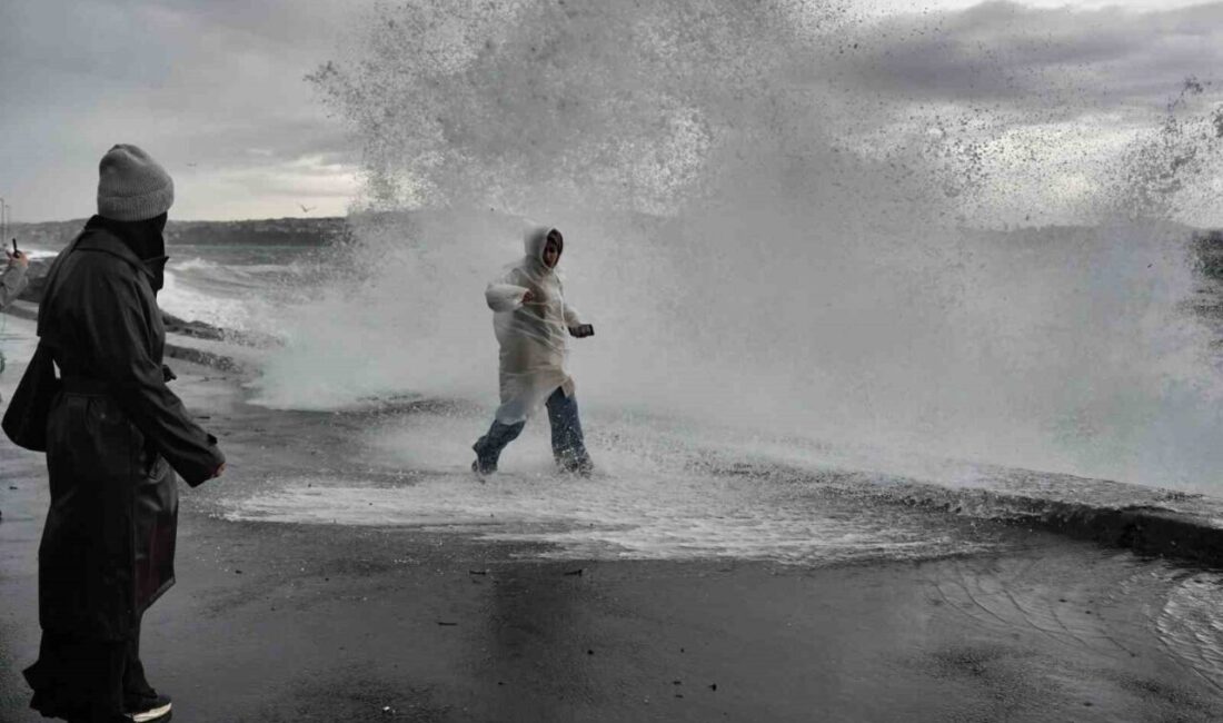 Marmara’da gece saatlerinden itibaren etkili olmaya başlayan şiddetli lodos gün