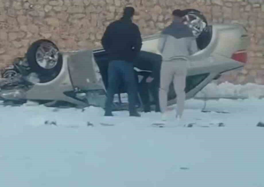 Siirt’in Kurtalan ilçesinde takla kontrolden çıkan otomobilin takla attığı kazada