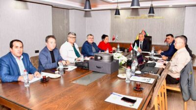 Mersin’in Silifke ilçesinde lise müdürleriyle bilgilendirme ve değerlendirme toplantısı gerçekleştirdi.