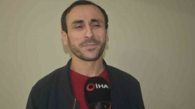 Sinop’un Erfelek ilçesinde yaban domuzu sürüsünden bir yavruyu eliyle yakaladığı