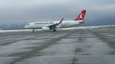 Yoğun kar yağışı ve olumsuz hava şartları nedeniyle uçuşlara kapalı