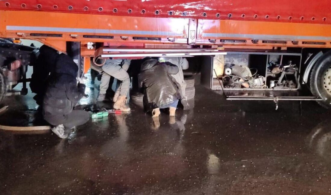 Şırnak’ta uyuşturucu tacirlerine yönelik yürütülen kararlı mücadele kapsamında zehir sevkiyatına