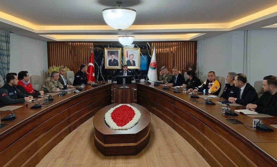 Şırnak’ta Vali Yardımcısı Hasan Hüseyin Alparslan başkanlığında, Afet ve Acil