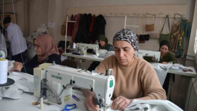 Şırnak’ta sert geçen kış nedeni ile öğrenciler için eşofmanlar dikilmeye