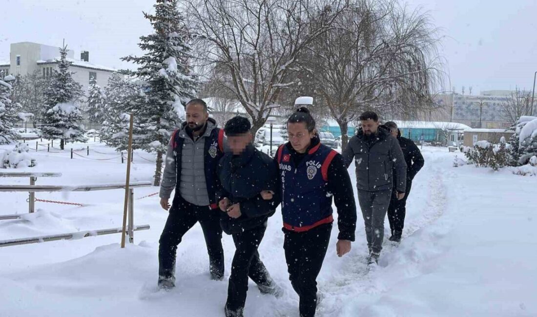 Sivas’ta yılbaşı gecesi 18 yaşındaki genci bıçaklayarak öldüren zanlı tutuklandı.