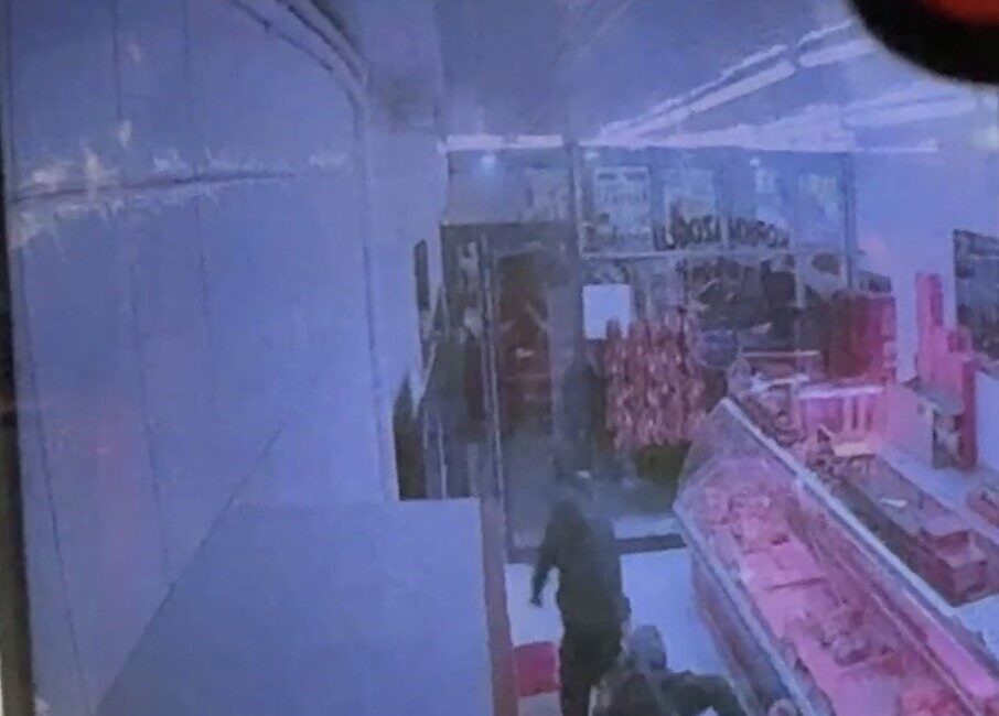 Sivas’ta sebze halinde çıkan silahlı kavgada 2 kardeş yaralanırken, kavga