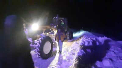 Sivas’ın Zara ilçesi Pazarcık köyünde rahatsızlanan hastaya, 4 saat süren