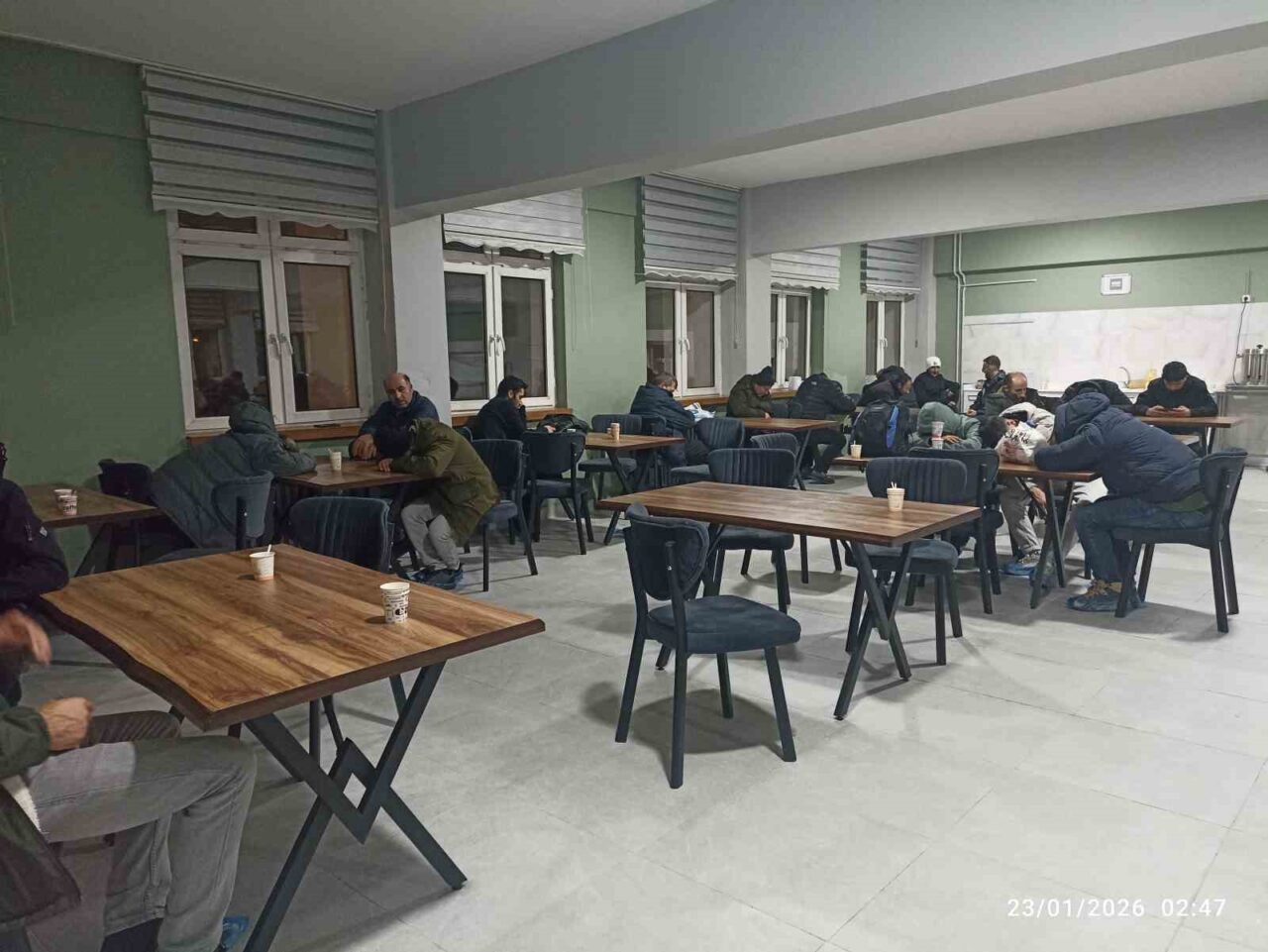 Sivas’ta devam eden yoğun kar yağışı ve tipi hayatı felç