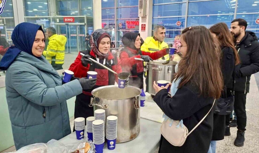 Sivas’ta son 20 yılın en yoğun kar yağışı yaşandı. Ulaşımda