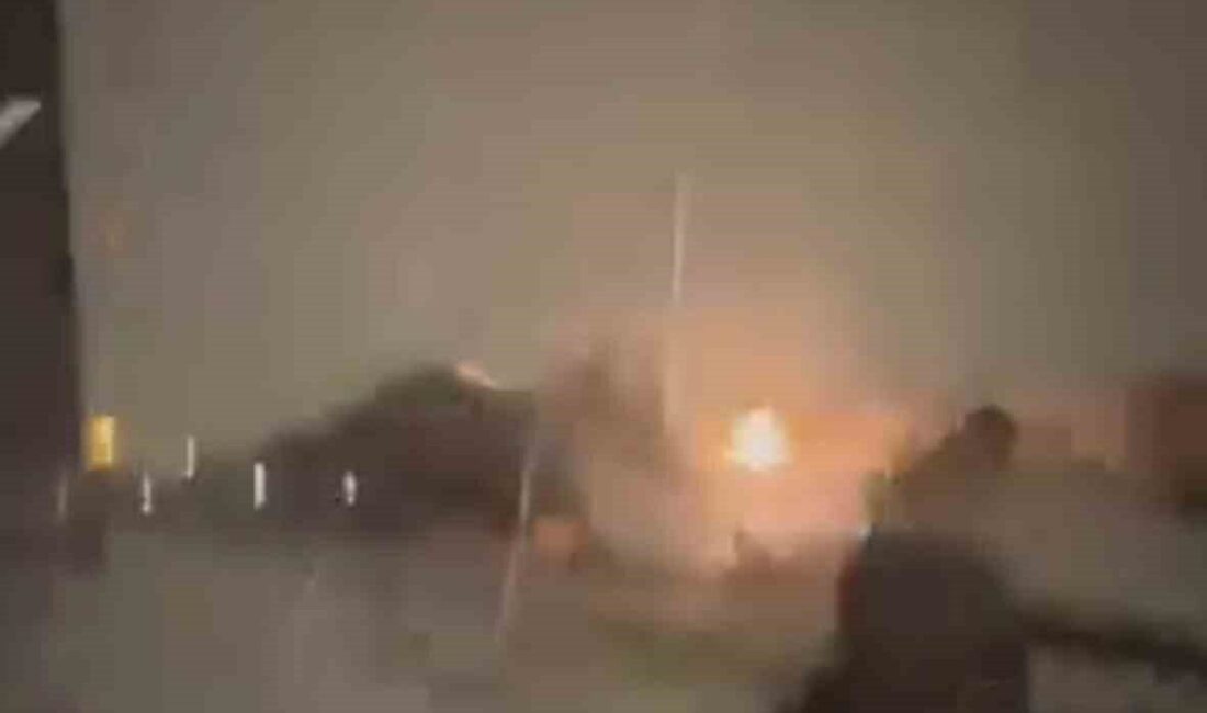 Şanlıurfa’nın Siverek ilçesinde iki gündür aralıksız devam eden yoğun kar