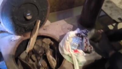 KIRŞEHİR(İHA)– Kırşehir’de polis ekipleri tarafından yapılan operasyonda soba içerisine gizlenmiş