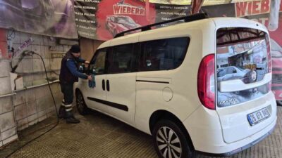 Eskişehir’de soğuk havaların etkisini göstermesi ardından oto yıkamacılarda durgunluk yaşanıyor.