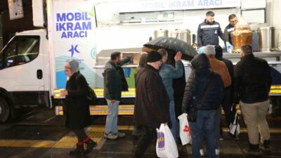 Küçükçekmece’de kış aylarının gelmesiyle birlikte ilçe genelinde belediyenin başlattığı sıcak