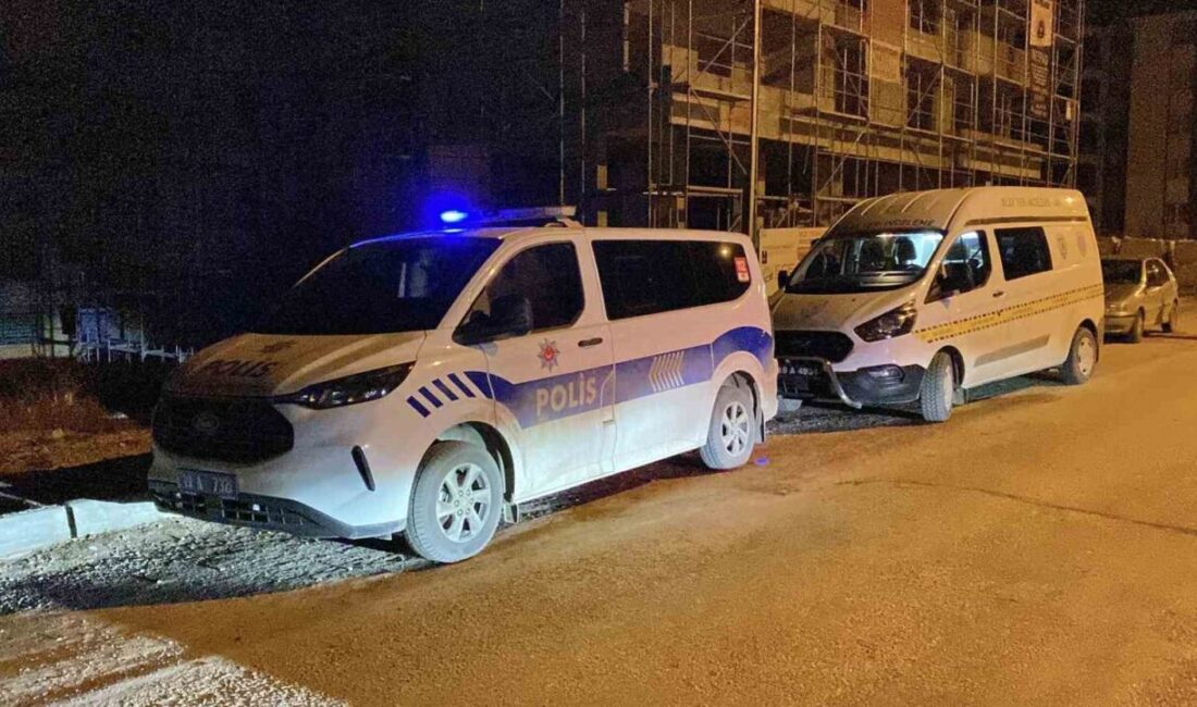 Çorum’da bir maganda tarafından sokak ortasında tabancayla havaya açılan ateş